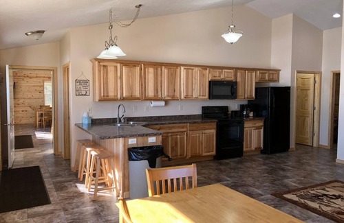 Hines Villa | Cabin 13 Lakefront Family Resort