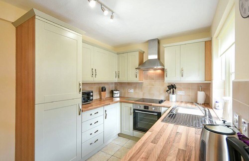 Bamburgh Cottage | Cabin ∙ 2 bedrooms ∙ 4 guests