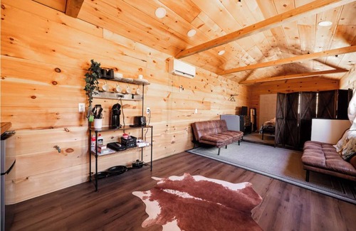 Joelton Cabin | Cabin 2 @ Jones Farm Venue and Cabins