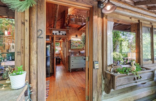Eureka Springs Cabin | CABIN 2 LAKE LUCERNE - lake view w/corner tub, wood stove, 3 mi. to dwtn Eureka