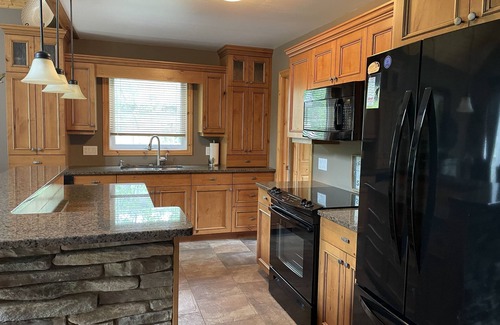 Wasagaming Cottage | Cabin 240 - Riding Mountain Luxury Cabins