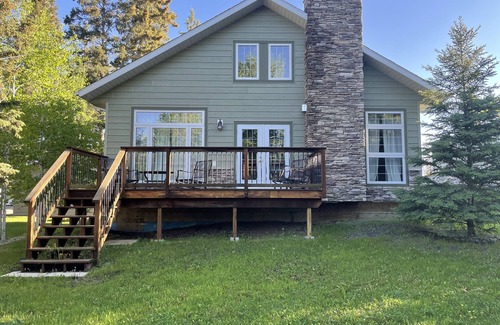 Wasagaming Cottage | Cabin 240 - Riding Mountain Luxury Cabins