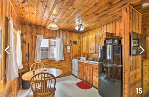 Pinetop-Lakeside Cabin | Cabin 3 with Hot Tub