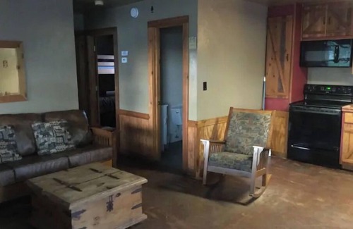 Longtown Cabin | Cabin #4 at Snug Harbor Cabins Lake Eufaula, OK