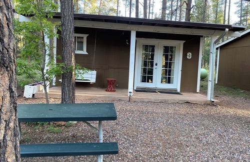 Payson Cabin | Cabin 4 – Bear Claw Cabin - Indoor Jacuzzi, Fireplace, Kitchenette, Porch Swing