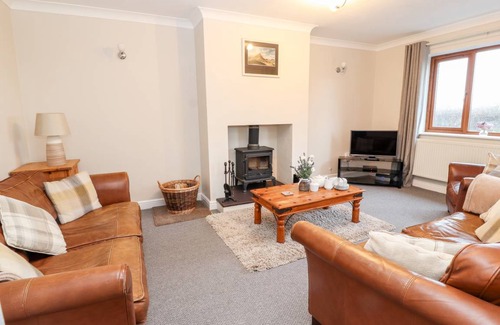 Brynrefail Cottage | Cabin ∙ 4 bedrooms ∙ 7 guests