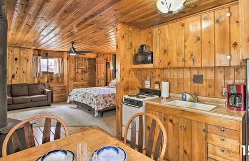Pinetop-Lakeside Cottage | Cabin 4 Hidden Rest Resort