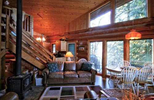 Maple Falls House | Cabin 97 - pinecone Log Cabin at the Lake that is Pet-friendly