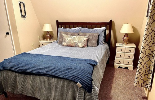 Waynesville Cabin | Cabin + Apartment - Walk to Lake Junaluska Smoky Mountains - Convenient