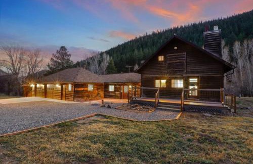 Black Hawk House | Cabin by North Clear Creek. Private Hot Tub. Pets