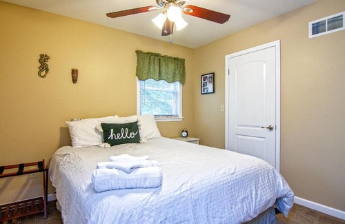 Tannersville House | Cabin by the Creek with private creek access