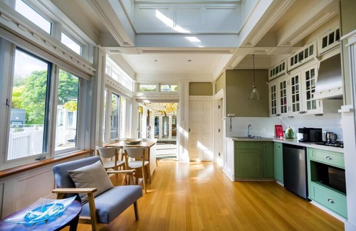 Cowes House | Cabin Charm - Hot Tub Bliss, Moments from the Beach