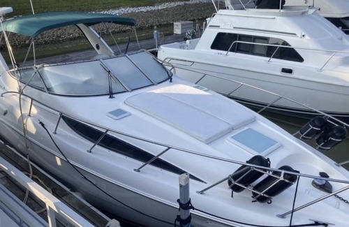 Nancy Boat Rental | Cabin Cruiser on the Water