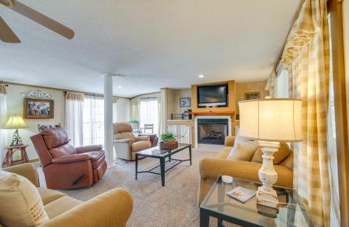 Tunica House | Cabin Fire Pit Less Than Half-Mi to Tunica Lake!