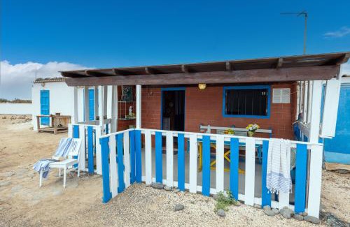 La Oliva Apartment | Cabin in front of idyllic majanicho beach