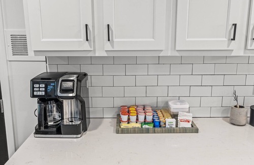 Campton Cabin | Cabin In The Stars - Hot Tub - Pet Friendly - Private - Minutes to RRG