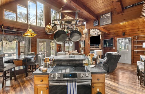 Fentress Cabin | Cabin in the Woods, Pet Friendly