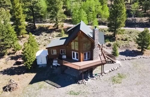 Mammoth Creek Cabin | Cabin near Panguitch Lake with mountain views, children's items, balcony, grill