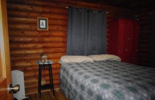 Lairdsville Cabin | Cabin nestled in the Endless Mountains, minutes to hiking, hunting and fishing.