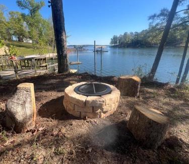 South Toledo Bend House | Cabin Nestled on Skiers Cove South Toledo Bend Lake 3 bedroom-5 beds