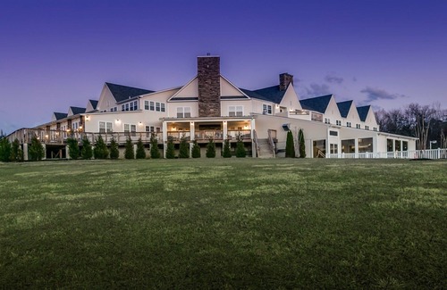 Gordonsville House | Cabin on 1,000 Acre Resort Horse-riding Huge Lake; Pools, Hot Tub,Games Kitchen