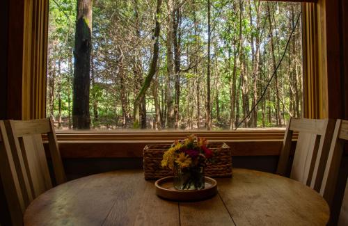 Van Zandt County House | Cabin on Seven Acres with a Pond