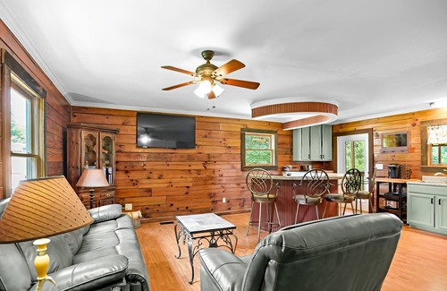 Denver House | Cabin on the Cove on Lake Norman!