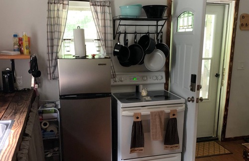 Stewartsville Cabin | Cabin on the Creek