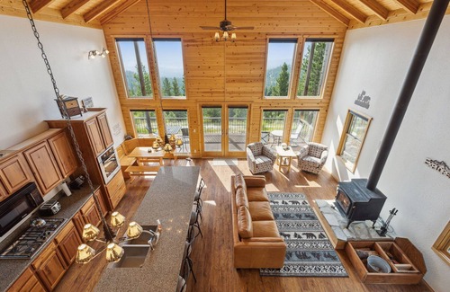 Victor House | Cabin perched high in the Bitterroots with Incredible views
