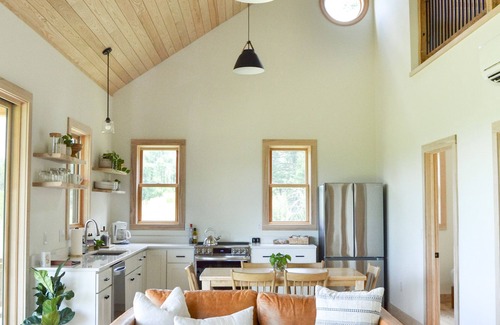 Lexington Cabin | Cabin Retreat at Stillhouse Farm NEW