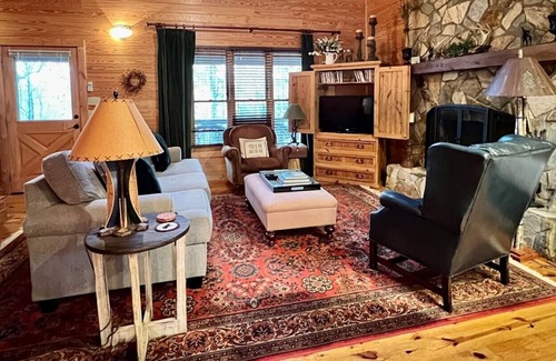 Laurel Springs Cabin | Cabin w/HotTub,Firepit,Pool Table,Pet Friendly,Central AC,WIFI,Gas Frpl,Deck
