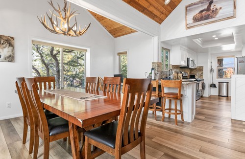 Upper Moonridge Cabin | Cabin with a Million Dollar View! Game room, Pool table and Hot tub!