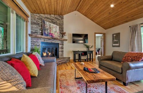 Blowing Rock House | Cabin with Fireplace and Mountain Views 5 Mi to Boone