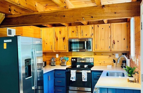 Slaty Fork Cabin | Cabin with Hot tub in Minehaha Springs