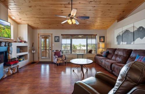 Heber House | Cabin with Wild Horses, Fireplace, Dog Friendly & StarLink