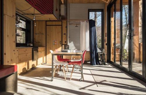 Eastman House | Cabin Zoobox 56