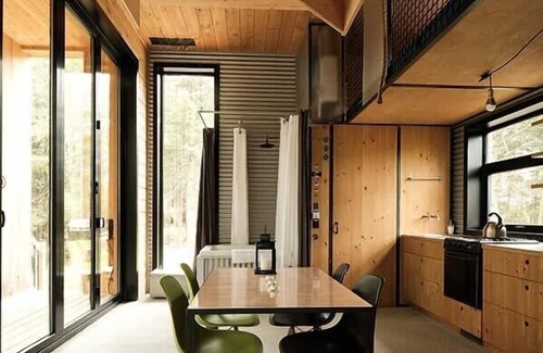 Eastman Cabin | Cabin Zoobox 83 Summa