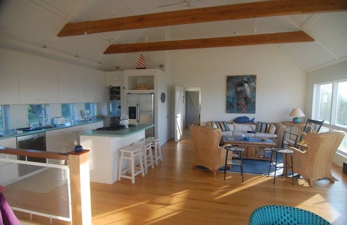 Pocomo House | Cachalot cottage on a bluff directly on Wauwinet Harbor