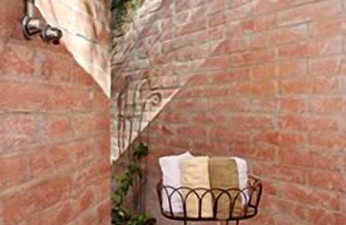 Tanque Verde Bed & Breakfast | Cactus Cove