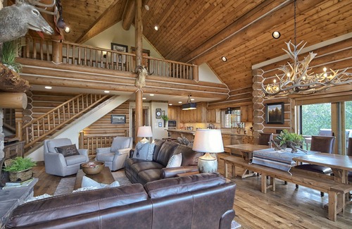 Victor House | Caddis Cabin. Luxurious Teton Springs Home in Victor, ID. A/C & Hot Tub