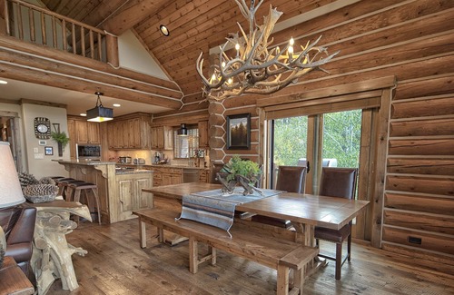 Victor House | Caddis Cabin. Luxurious Teton Springs Home in Victor, ID. A/C & Hot Tub