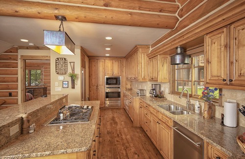 Victor House | Caddis Cabin. Luxurious Teton Springs Home in Victor, ID. A/C & Hot Tub