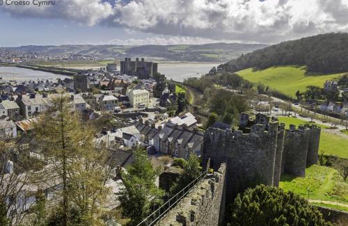 Rowen House | Cae Bach