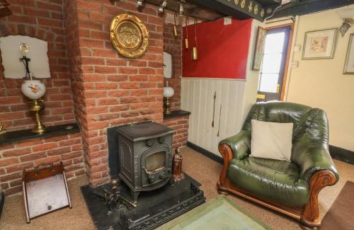 Caersws House | Caerau Farm House