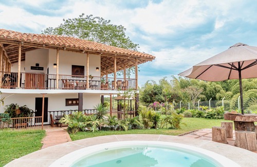 Montenegro Villa | CafeCasas Finca Boutique: Jacuzzi and Parque del Cafe