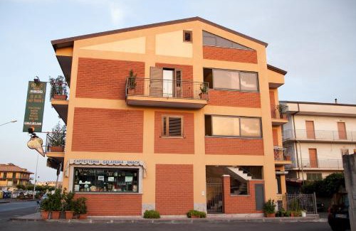 Chianchitta-Trappitello House | Caffè Nuovo 2 Holiday Rooms