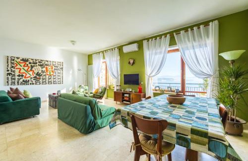 Posillipo Apartment | CaHouse Accogliete Appartamento sul Golfo