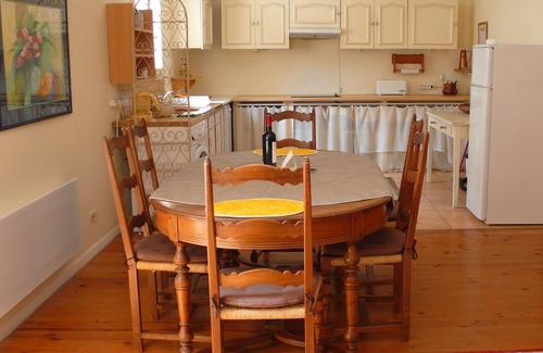 Fitou House | CAILLOUX D'OR - Old golden stone house, private parking, farmhouse with garden