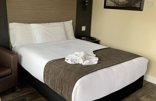 Summerside Hotel | Cairns Motel