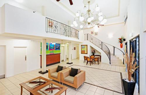 Cairns North Hotel | Cairns Queens Court